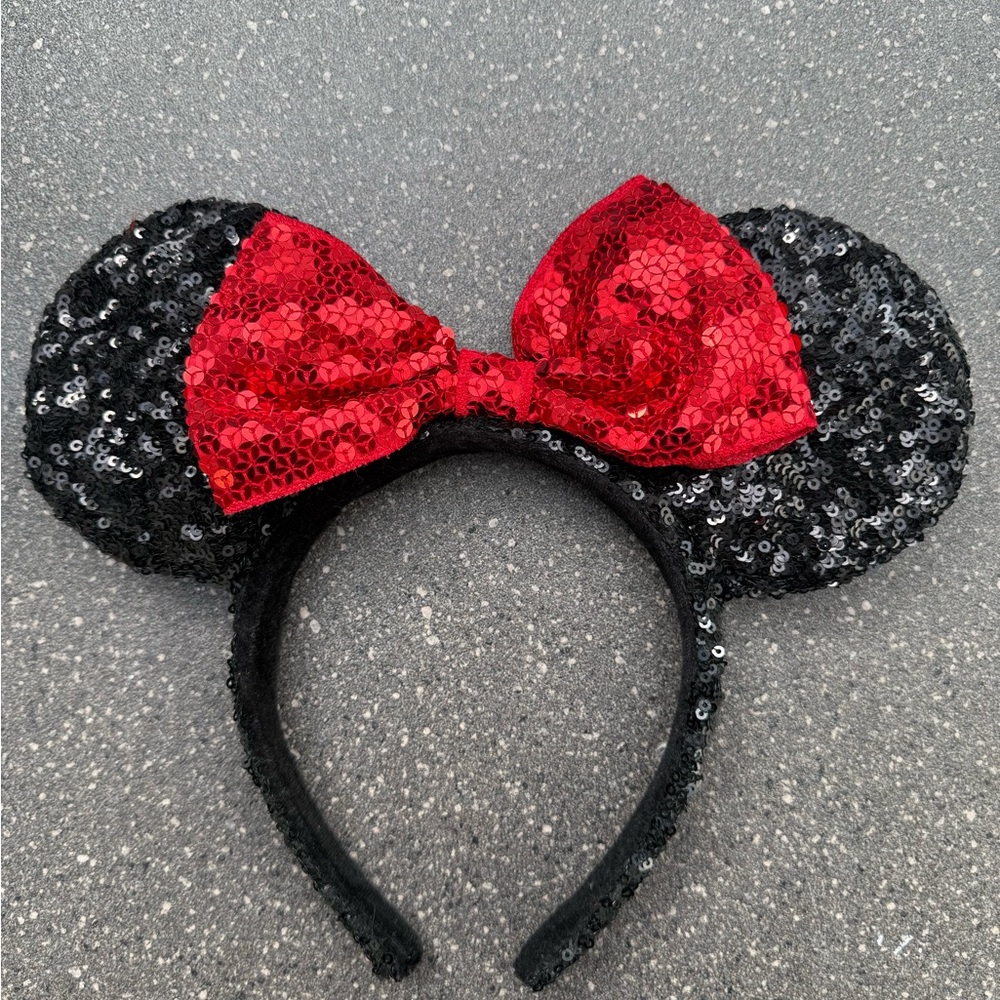 Official Disneyland sequin Minnie Mouse ears
